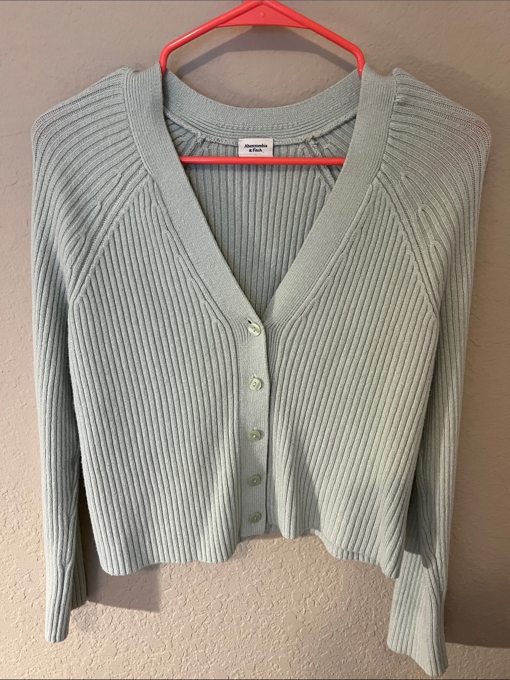 Abercrombie & Fitch Ribbed V-Neck Button-Up Cropped Cardigan